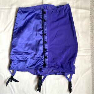 🌸 Frederick’s of Hollywood Vintage Satin & Mesh Garter Waist Cincher